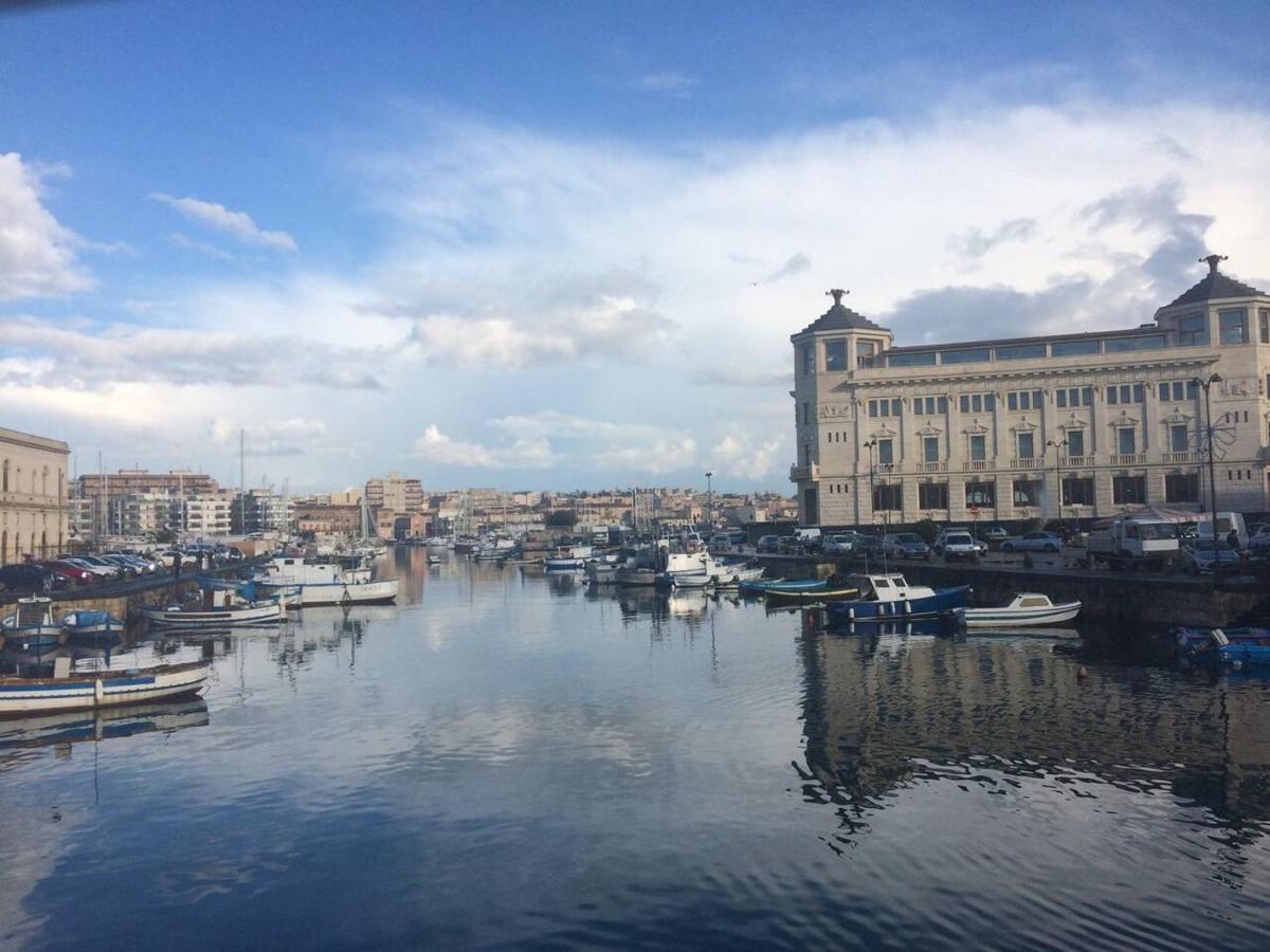 A Casa Di Clara Apartment Syracuse ภายนอก รูปภาพ